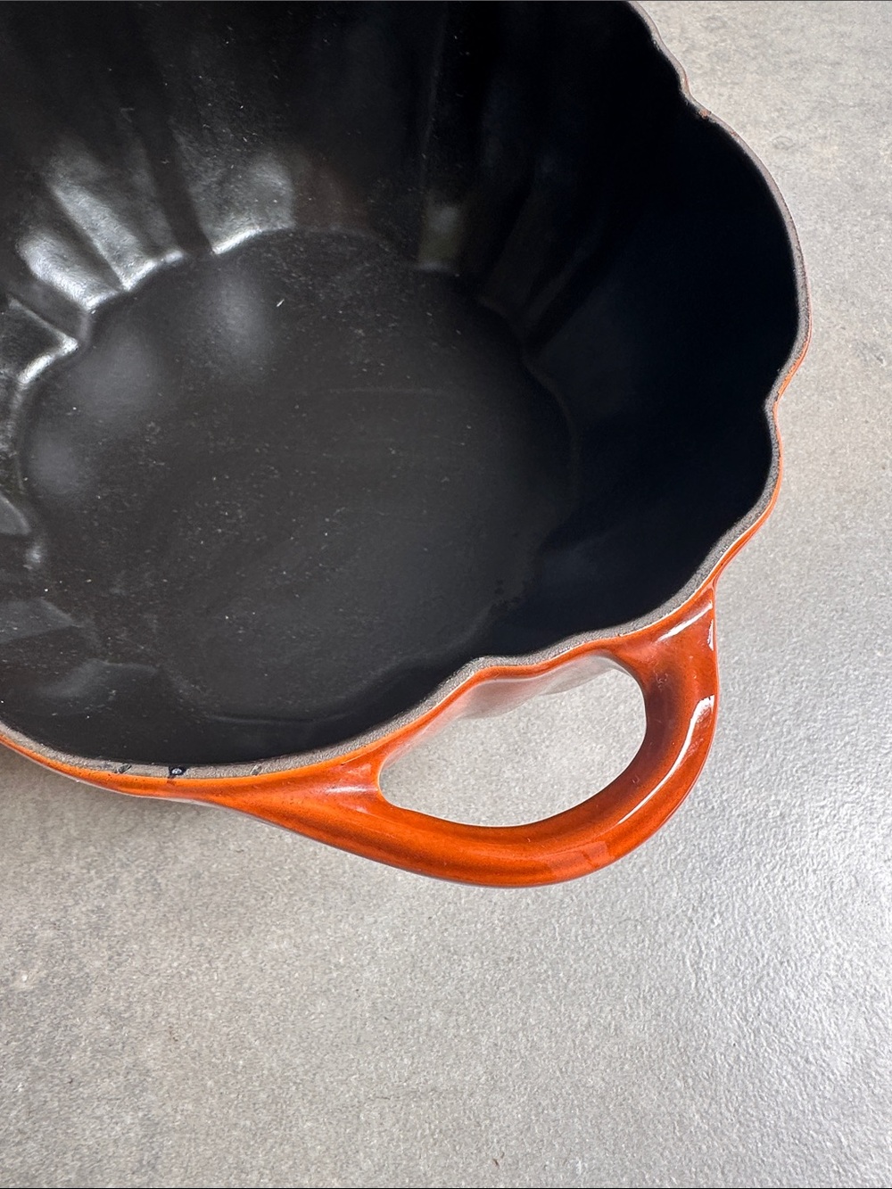 Staub Cast Iron 3.5 qt Pumpkin Cocotte in Orange with Brass Knob - Picture 4 of 10
